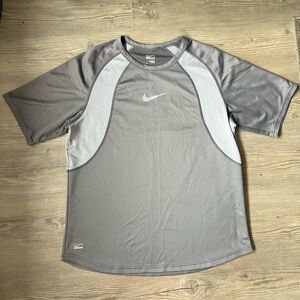 Vintage Nike Performance Men’s Grey Dri Fit Training Shirt